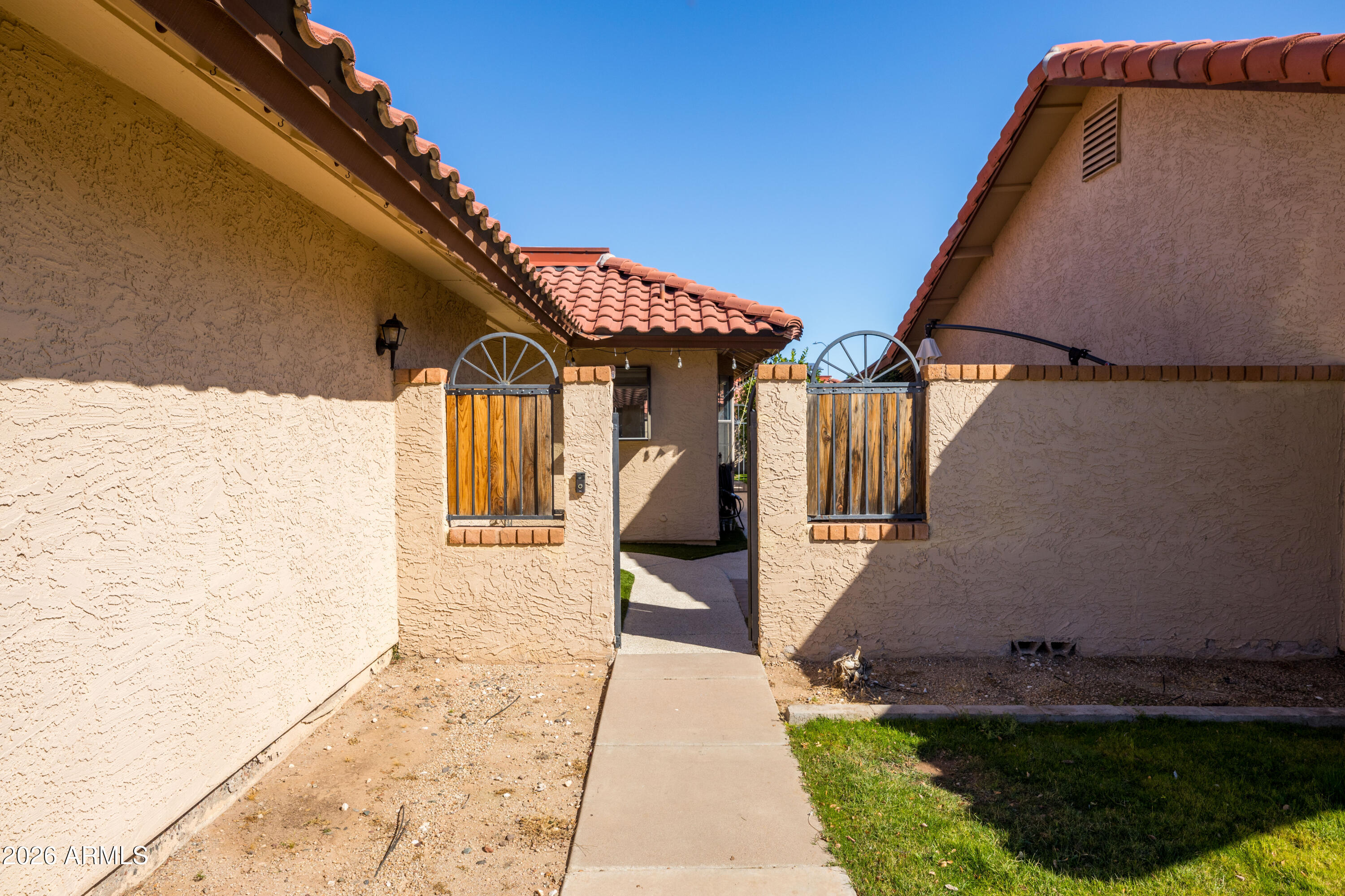 5210 E CORONADO Circle