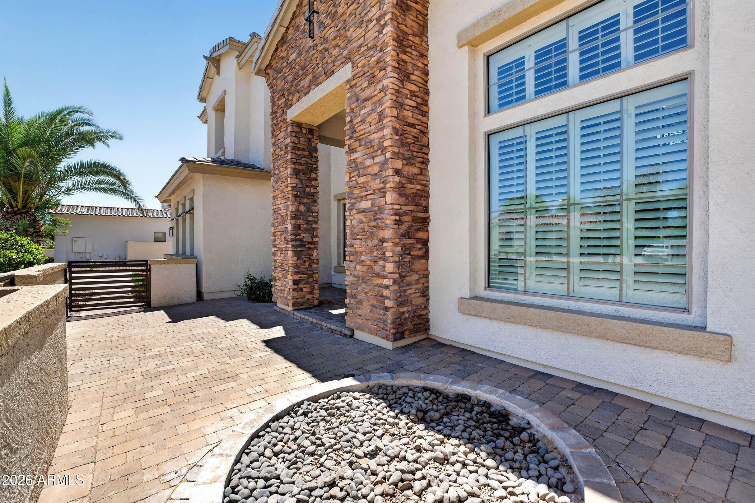 1933 E GEMINI Place
