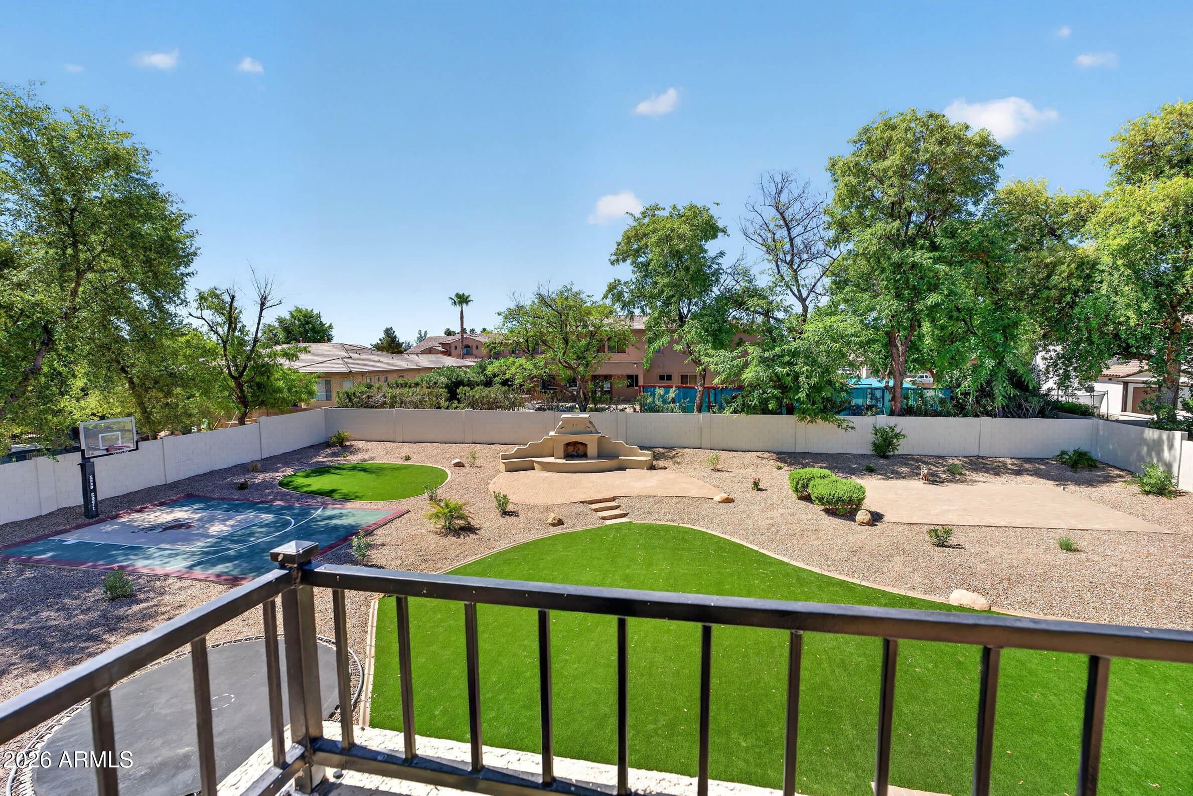 1933 E GEMINI Place