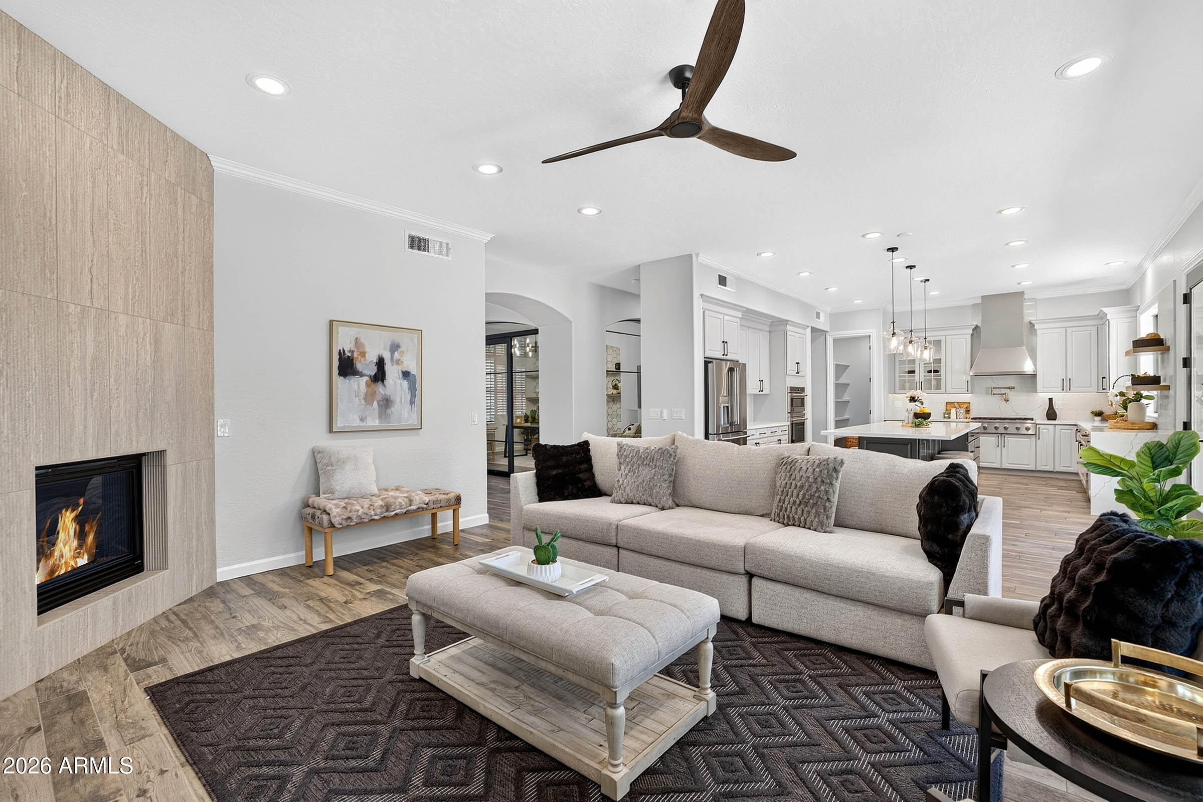 1933 E GEMINI Place