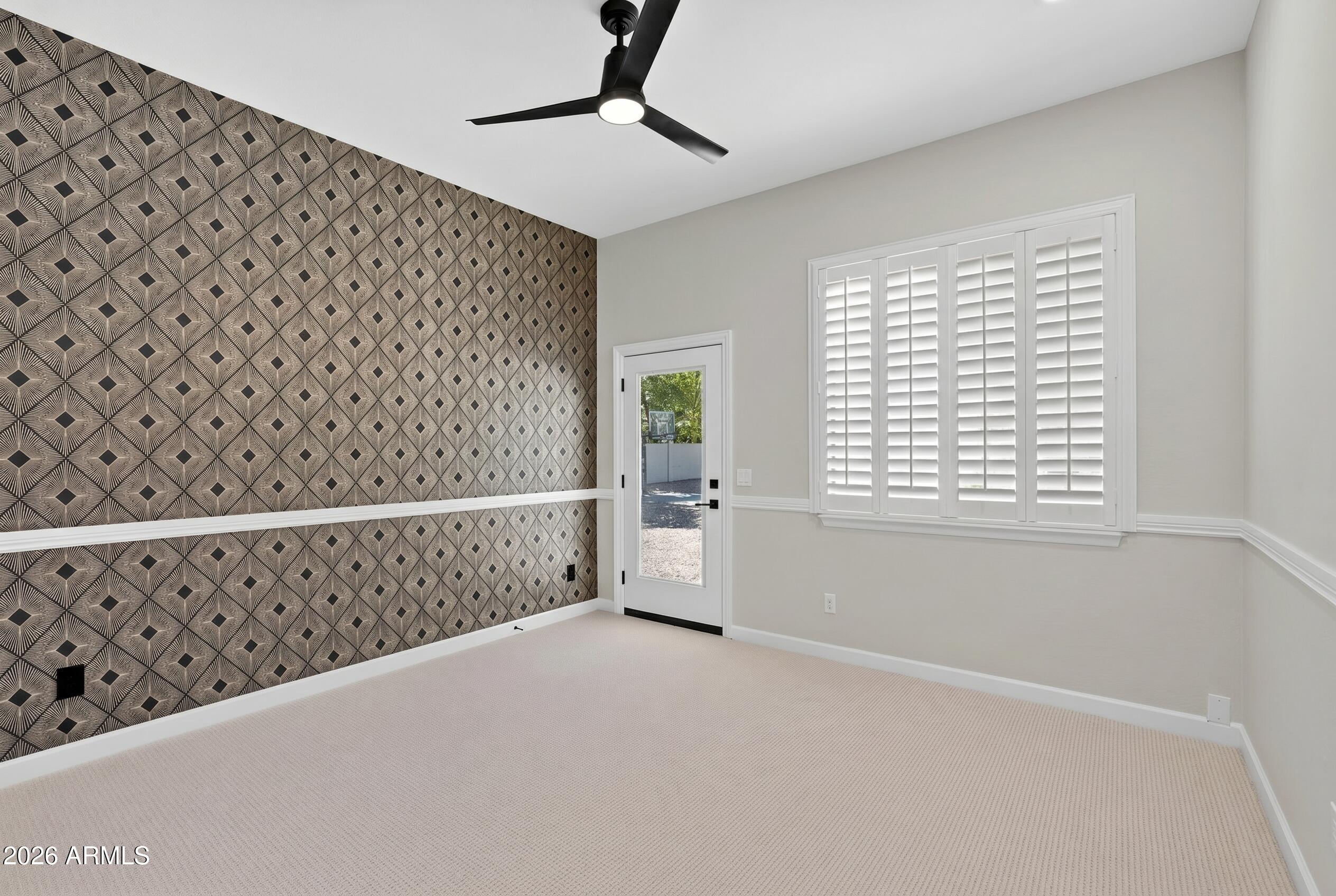 1933 E GEMINI Place