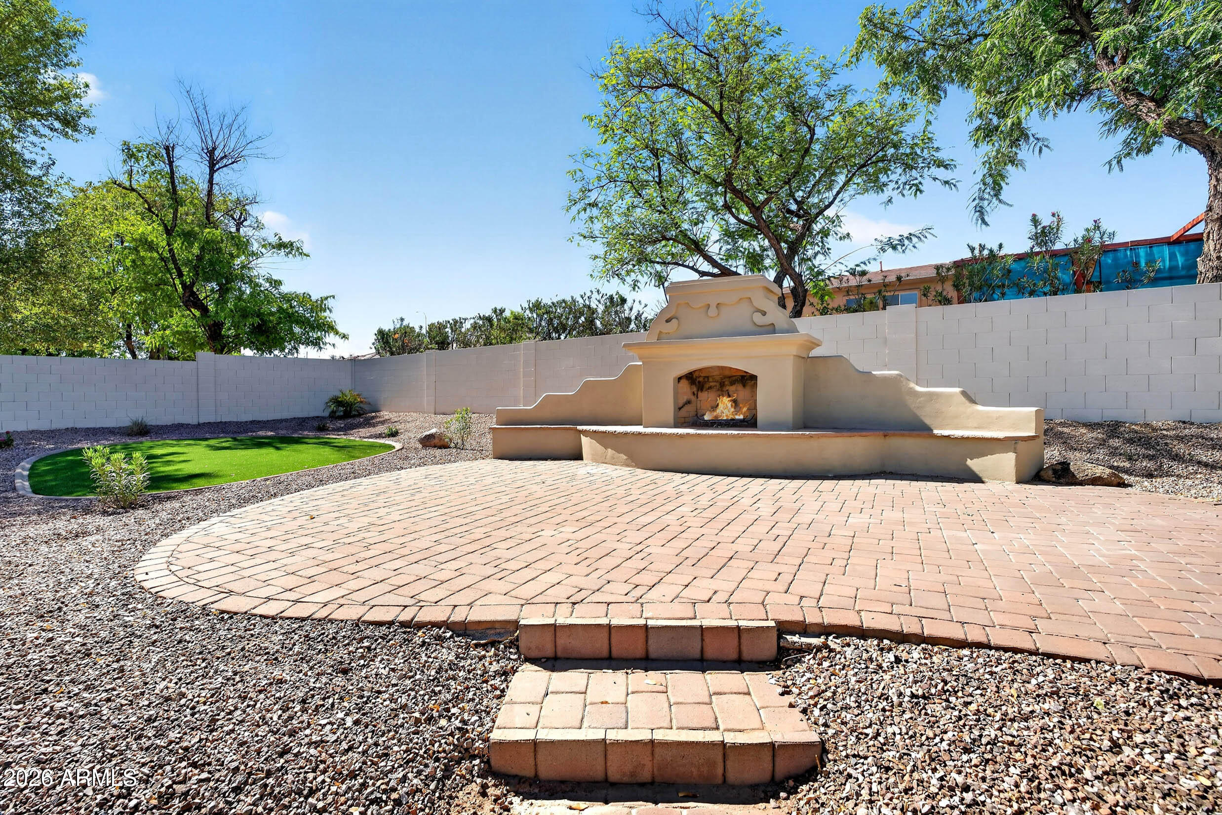 1933 E GEMINI Place