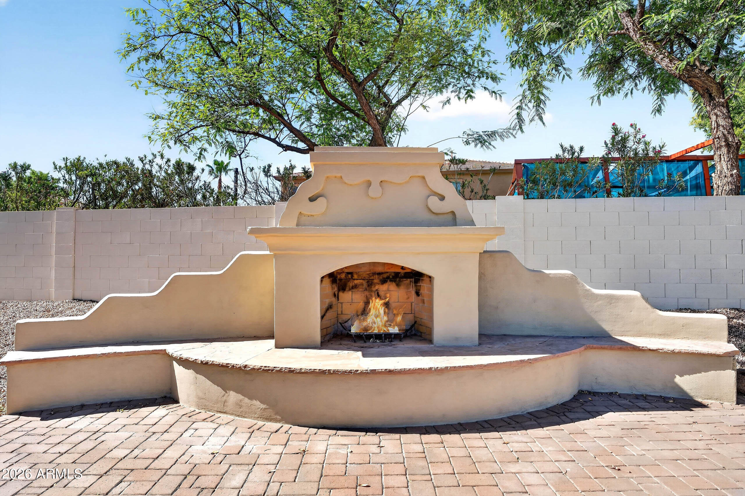 1933 E GEMINI Place