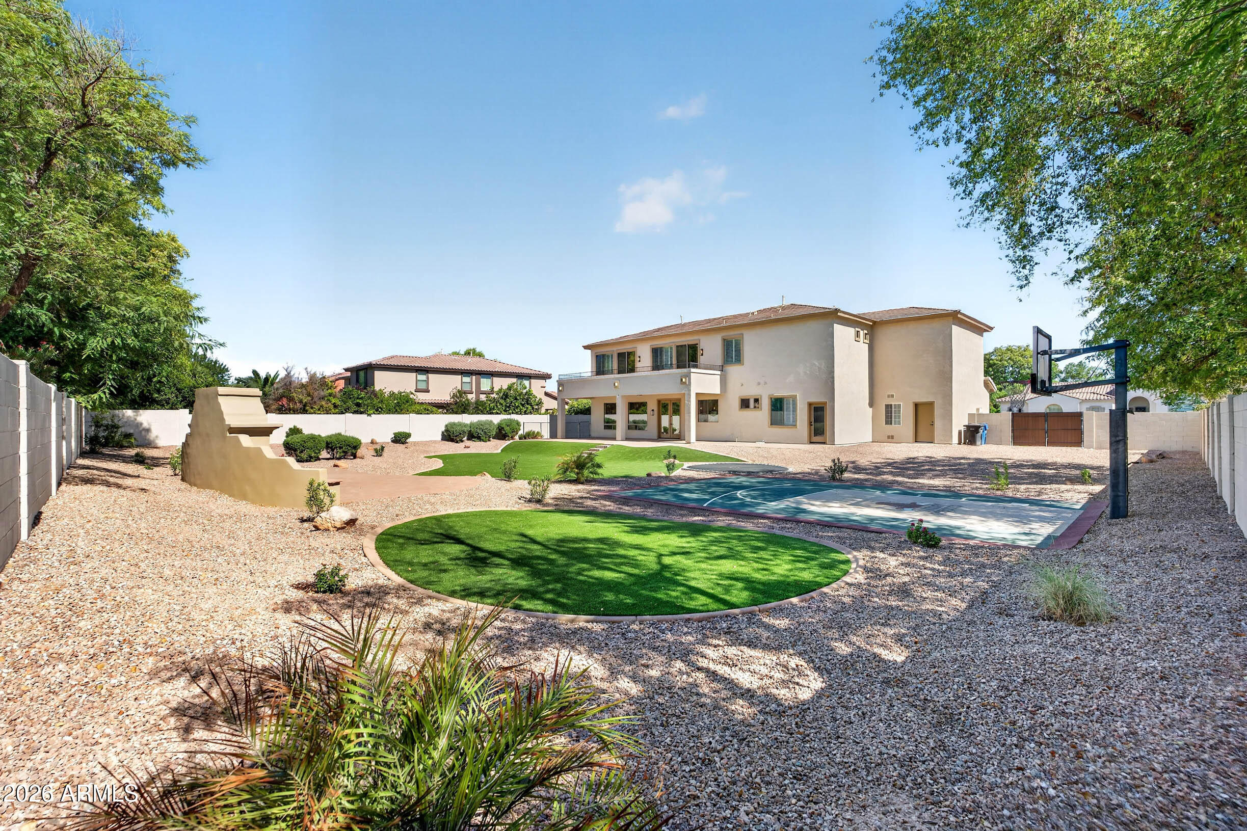 1933 E GEMINI Place