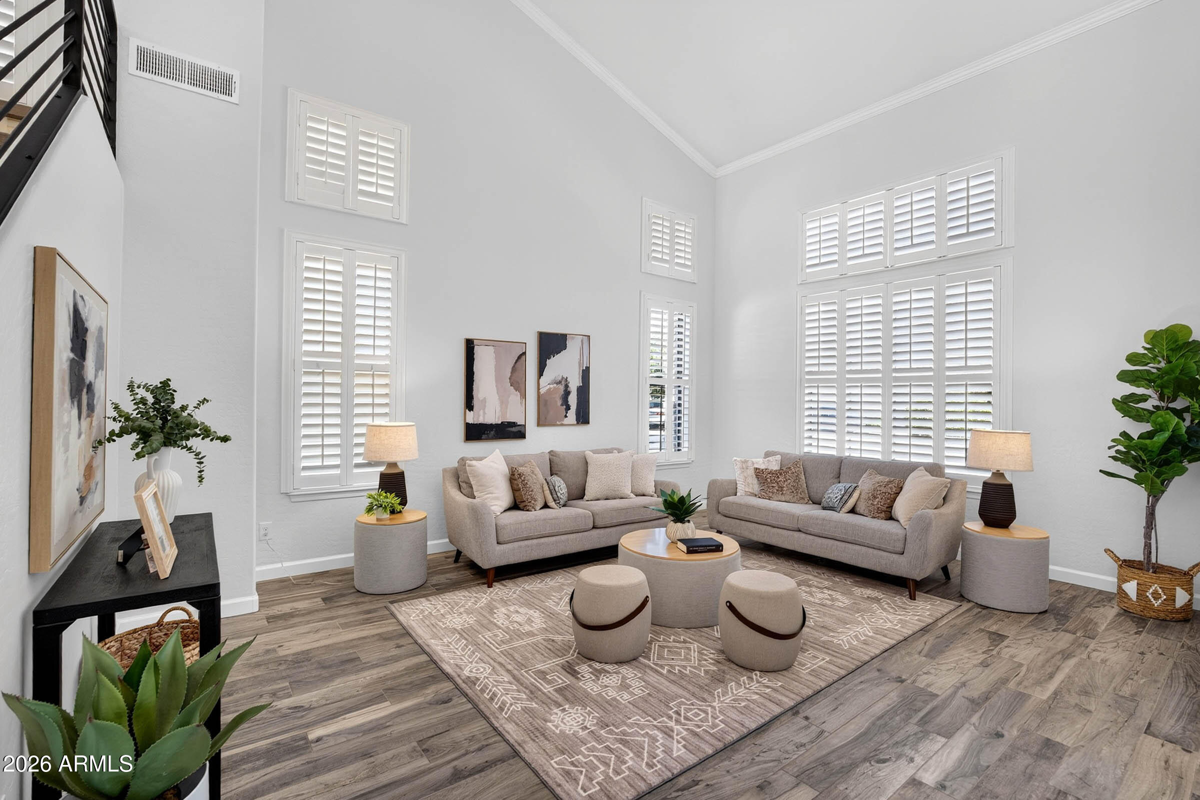1933 E GEMINI Place