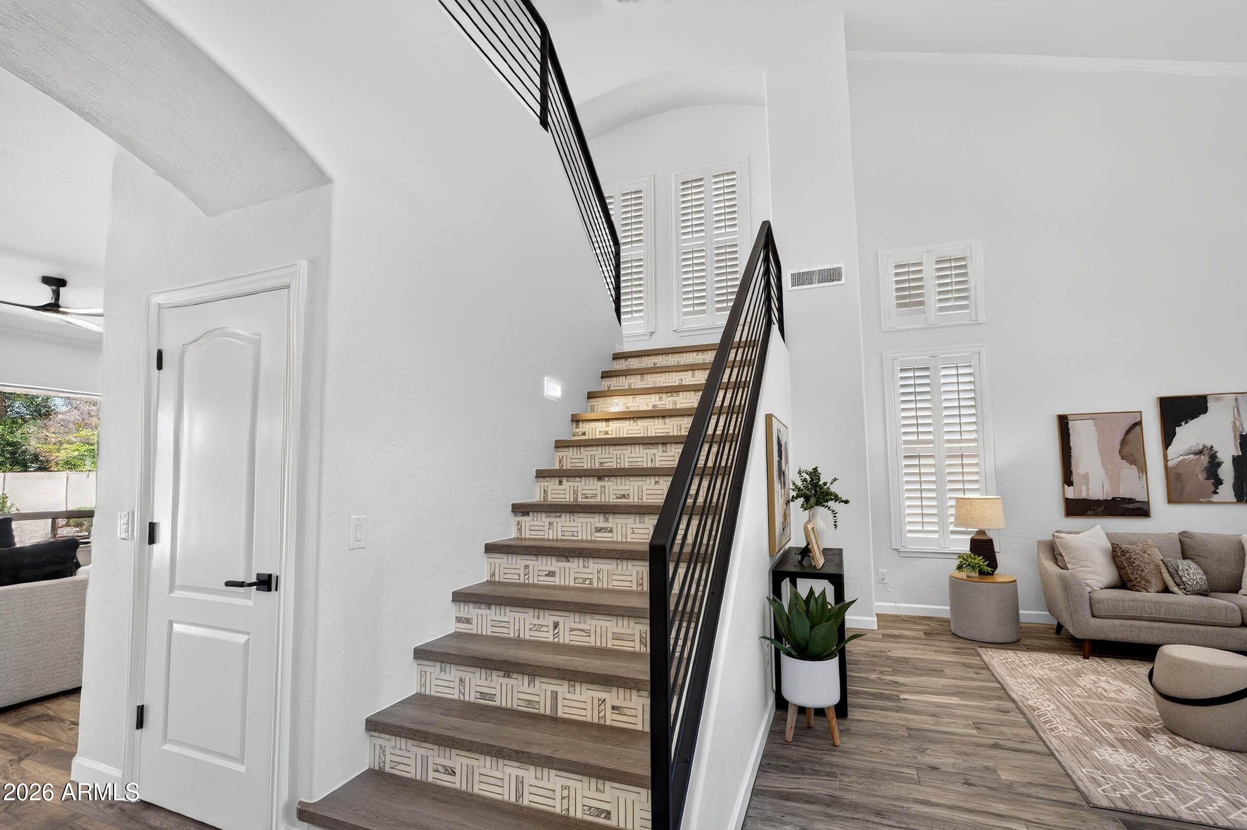 1933 E GEMINI Place