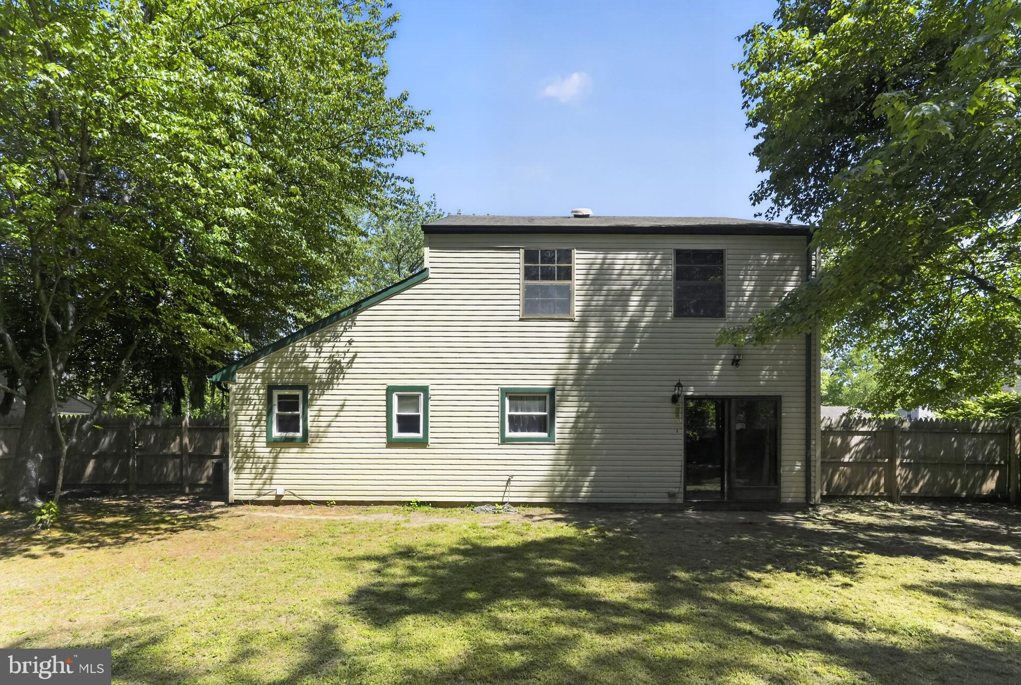 35 LAWRENCE LANE