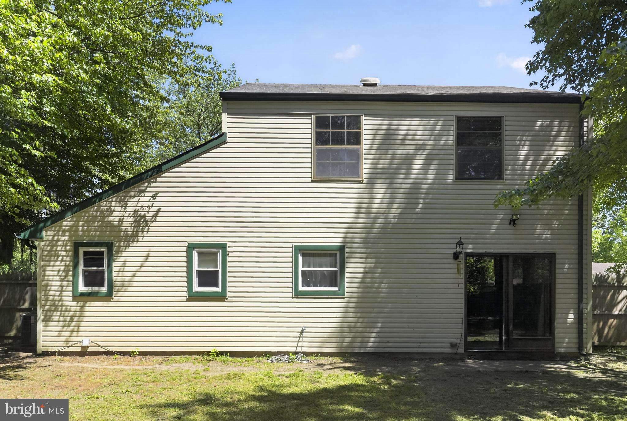 35 LAWRENCE LANE