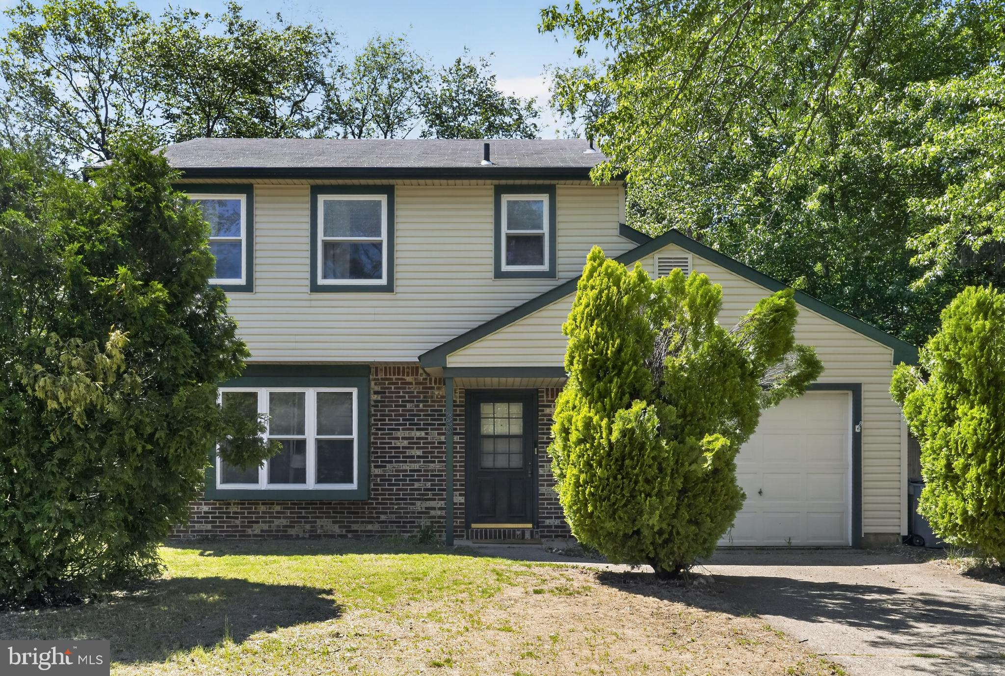 35 LAWRENCE LANE