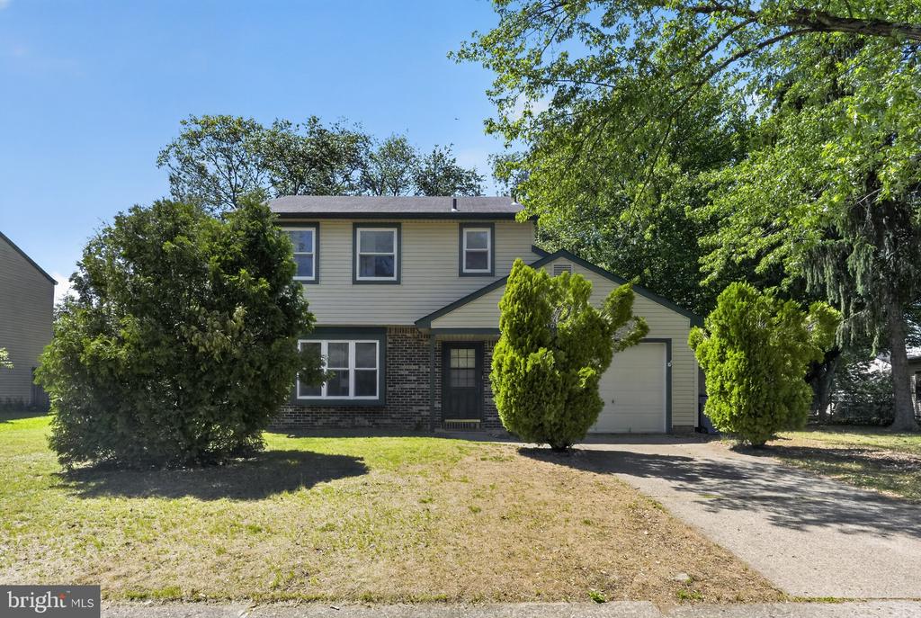 35 LAWRENCE LANE