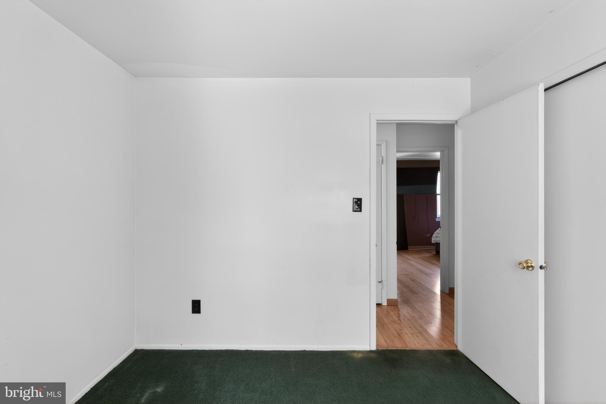 35 LAWRENCE LANE