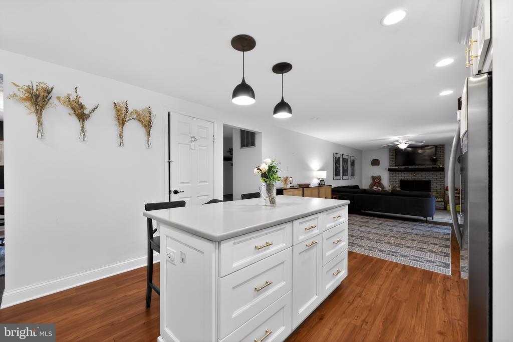 566 FAIRVIEW ROAD
