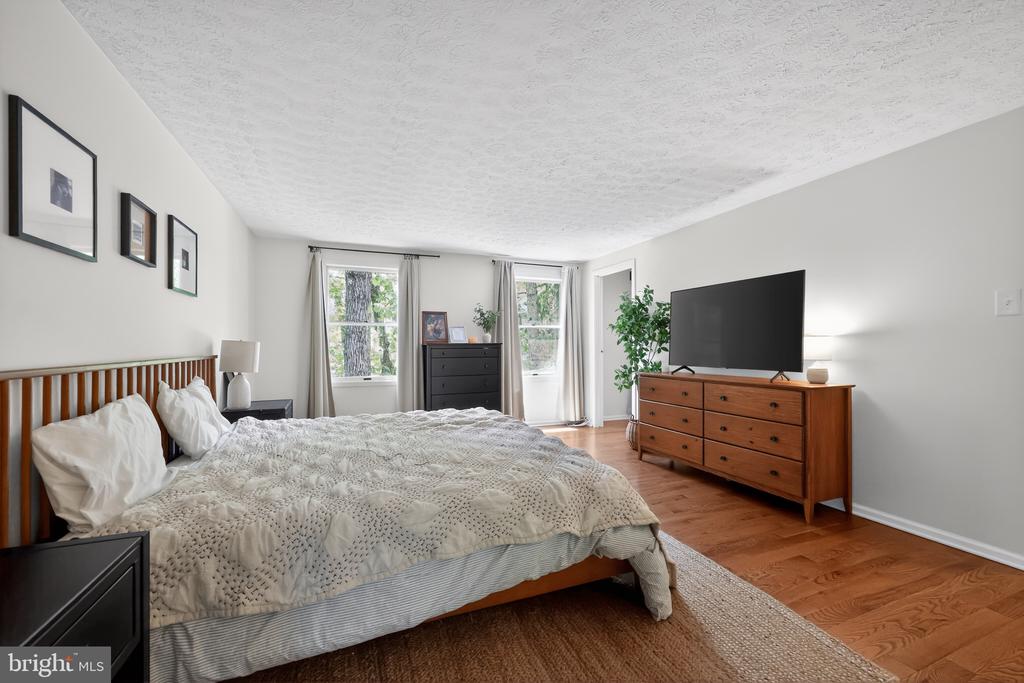 566 FAIRVIEW ROAD