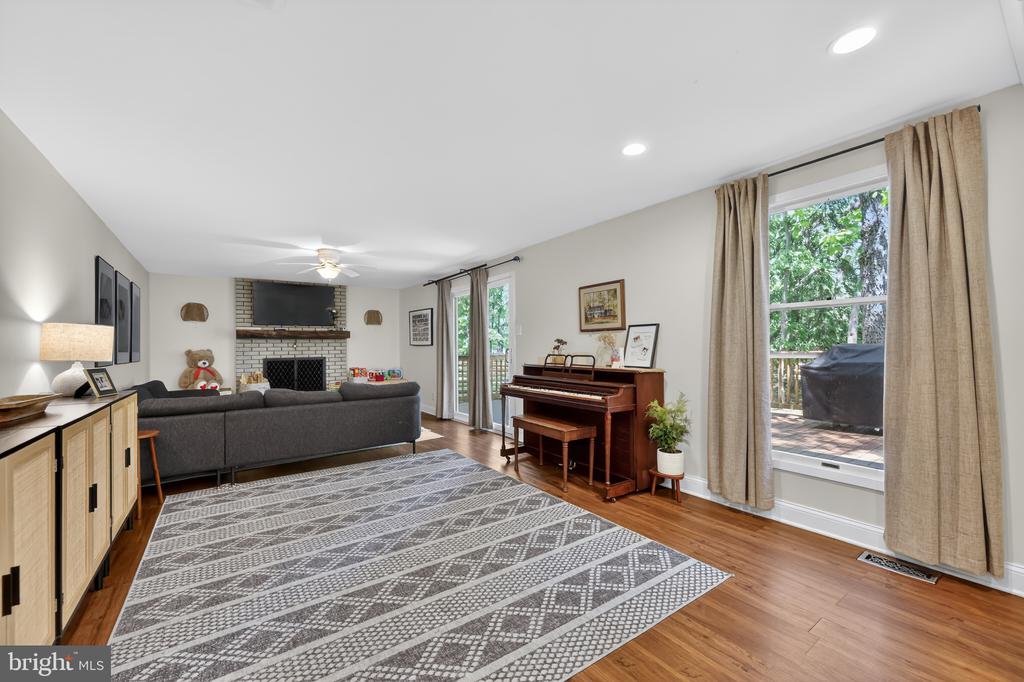 566 FAIRVIEW ROAD