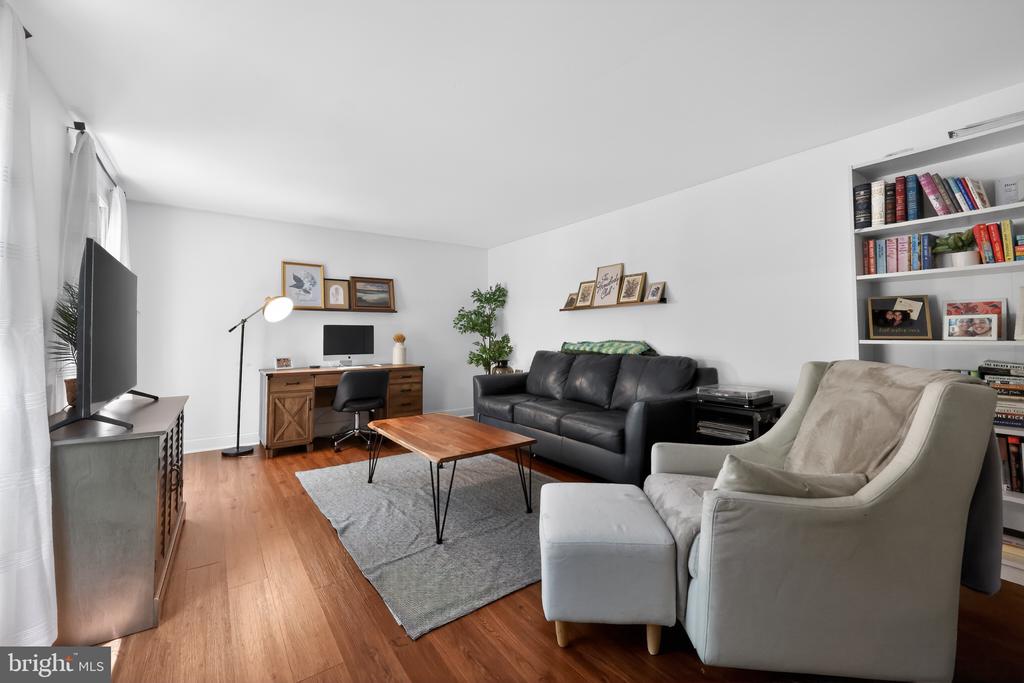 566 FAIRVIEW ROAD