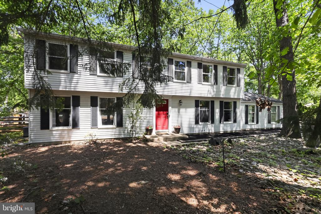 566 FAIRVIEW ROAD