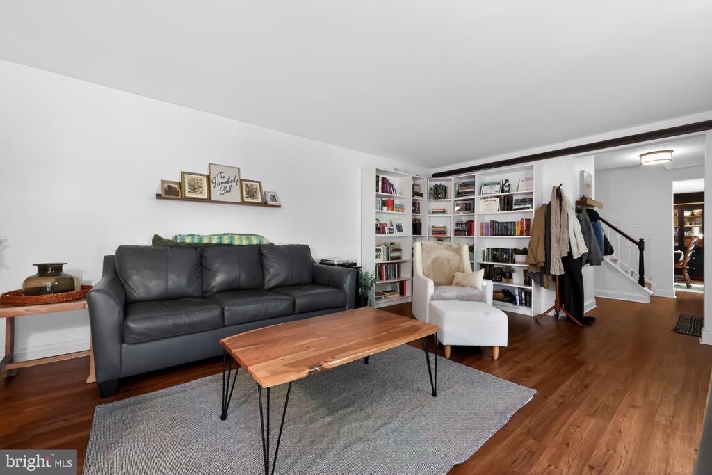 566 FAIRVIEW ROAD