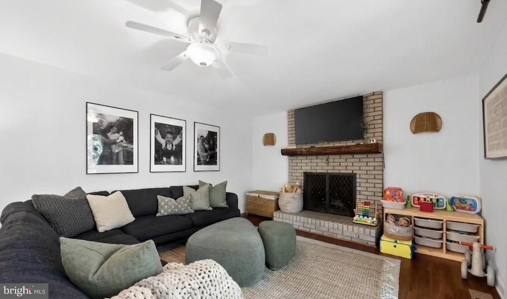 566 FAIRVIEW ROAD