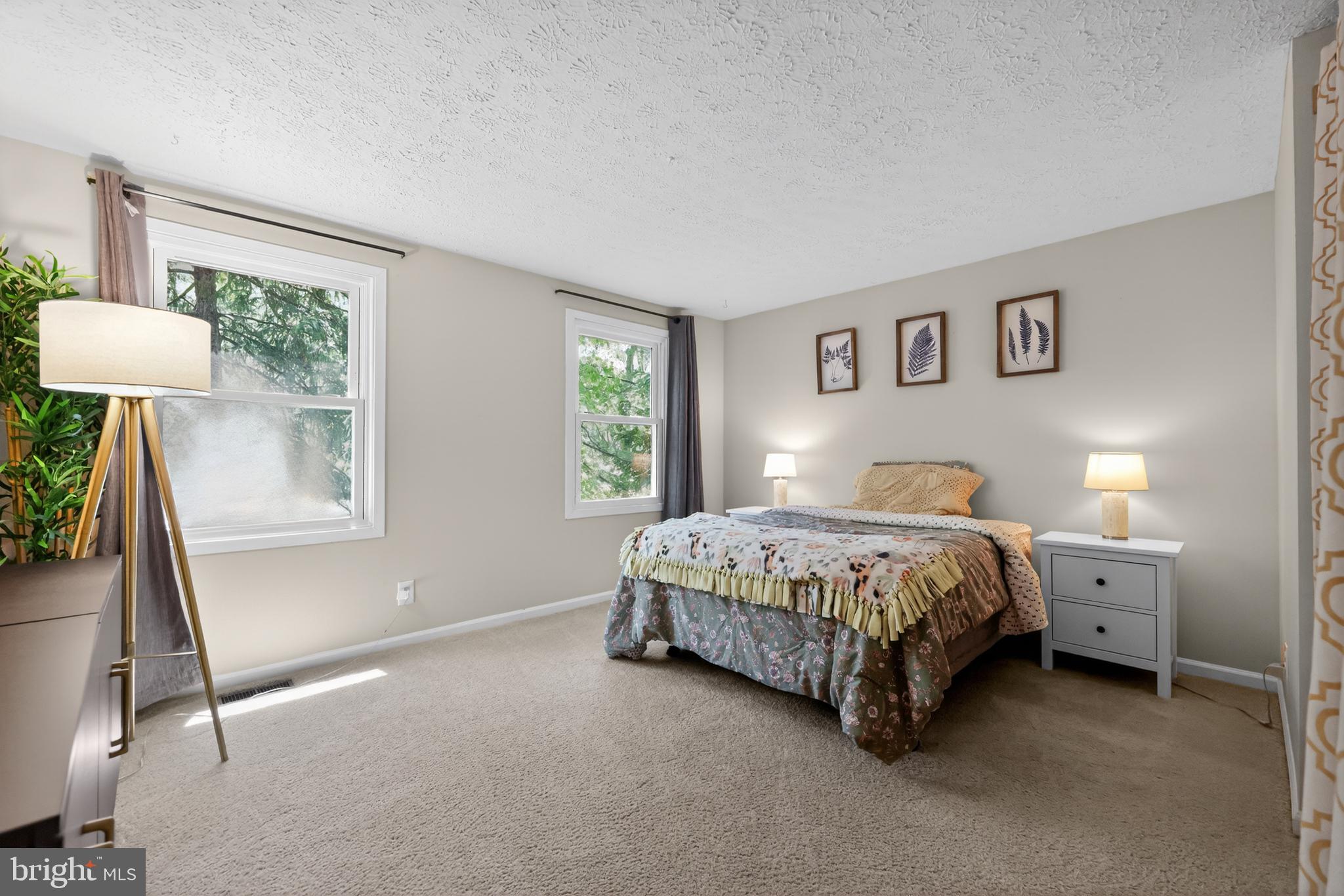 566 FAIRVIEW ROAD