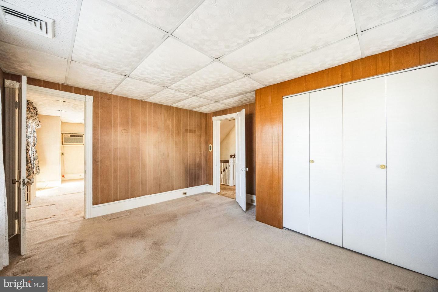 400 W Madison Ave