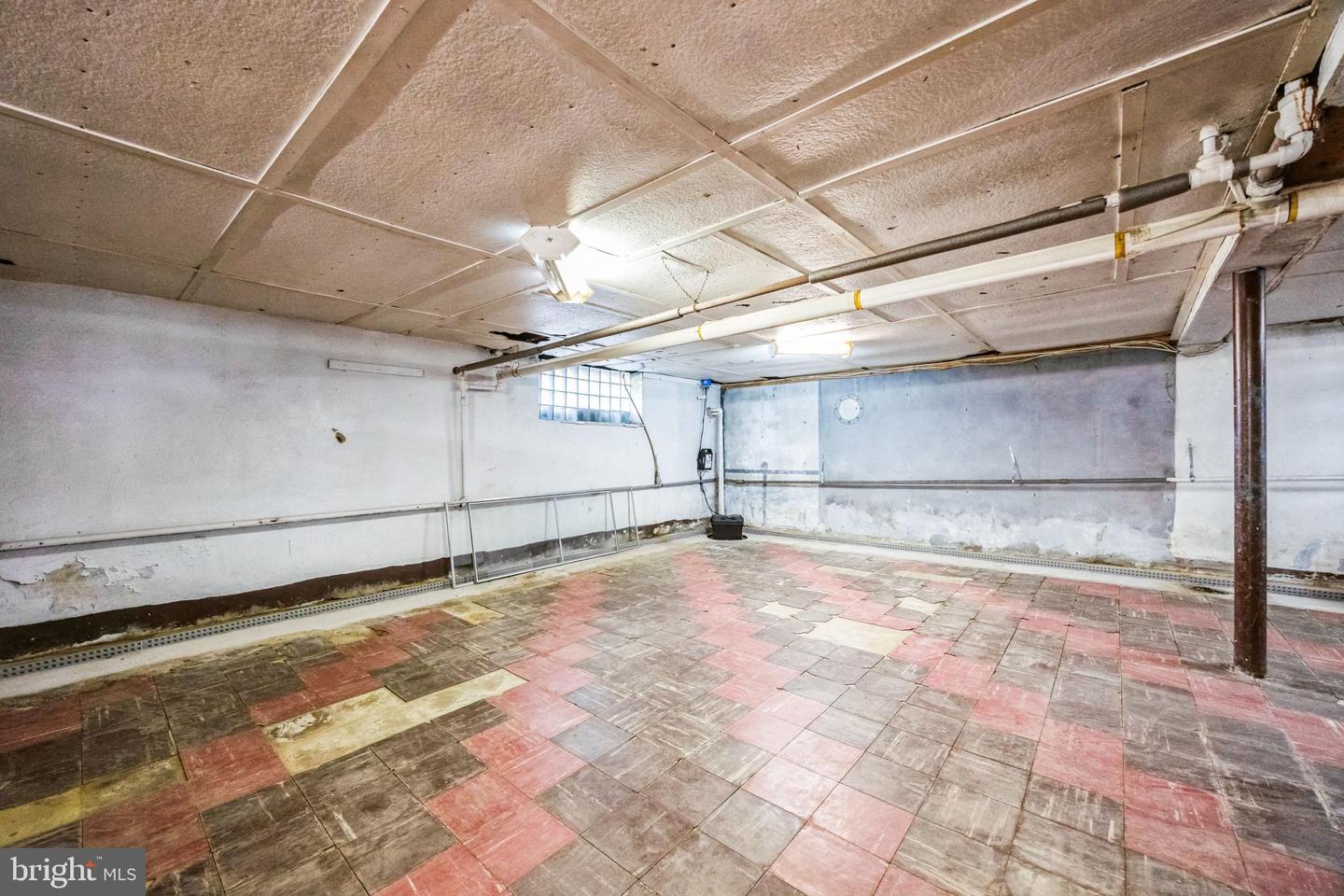 400 W Madison Ave