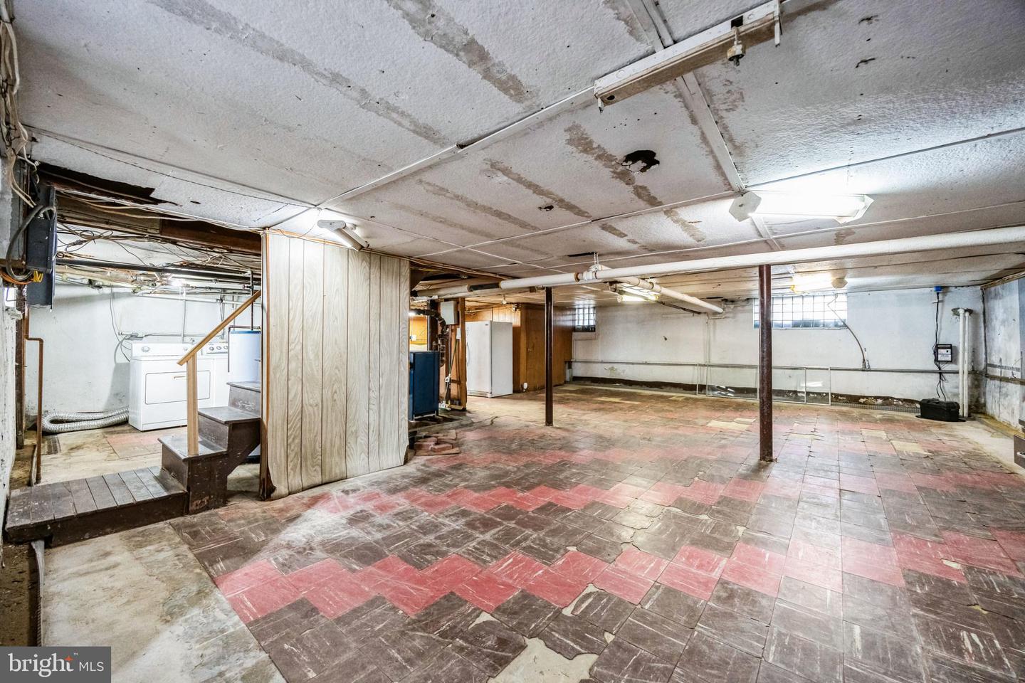 400 W Madison Ave