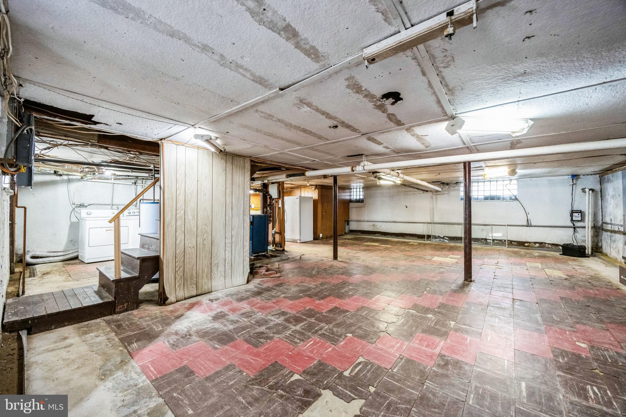 400 W Madison Ave