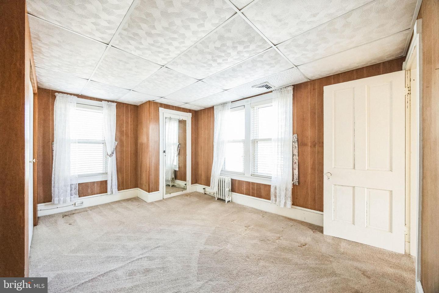 400 W Madison Ave