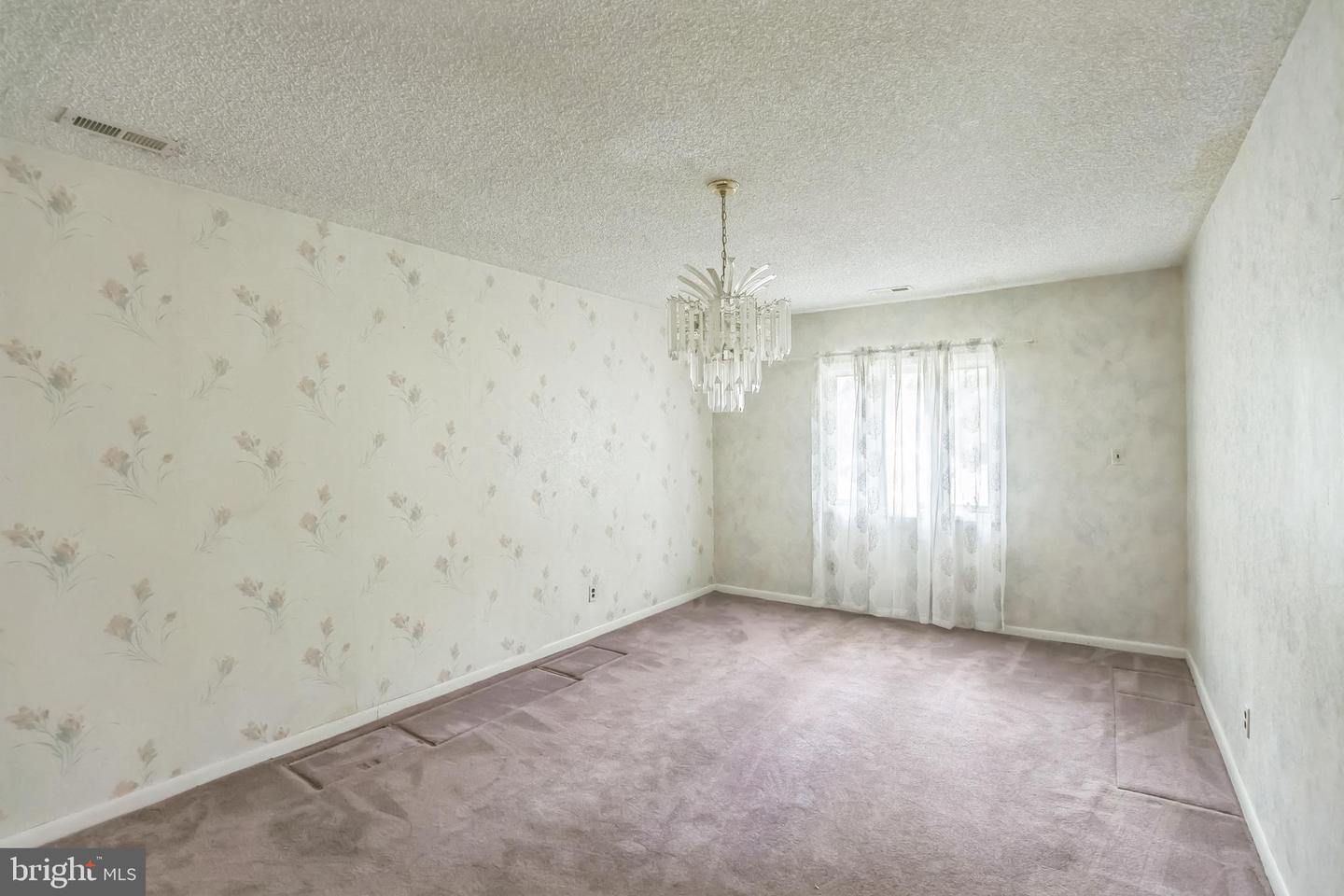 20 Sugar Bush Dr