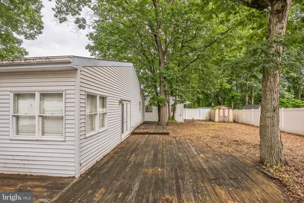 20 Sugar Bush Dr
