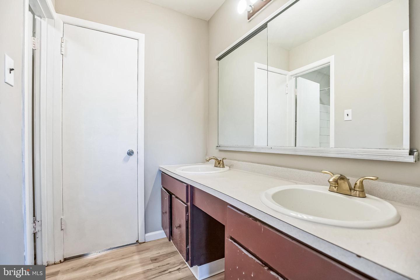 63 VILLANOVA CT