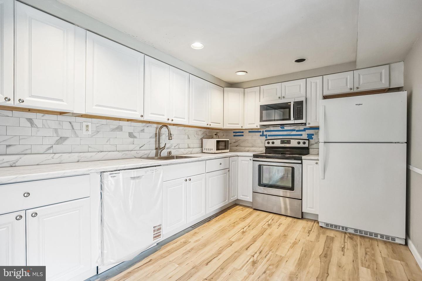 63 VILLANOVA CT
