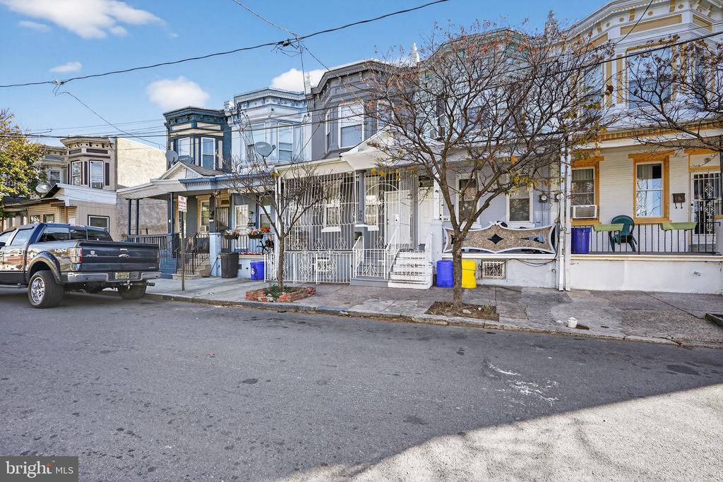 906 N 4TH STREET
