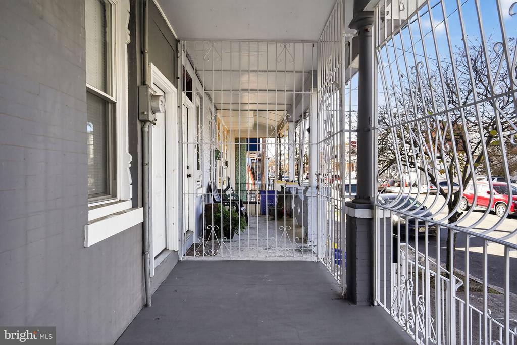 906 N 4TH STREET