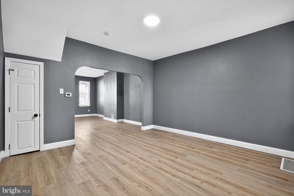 906 N 4TH STREET