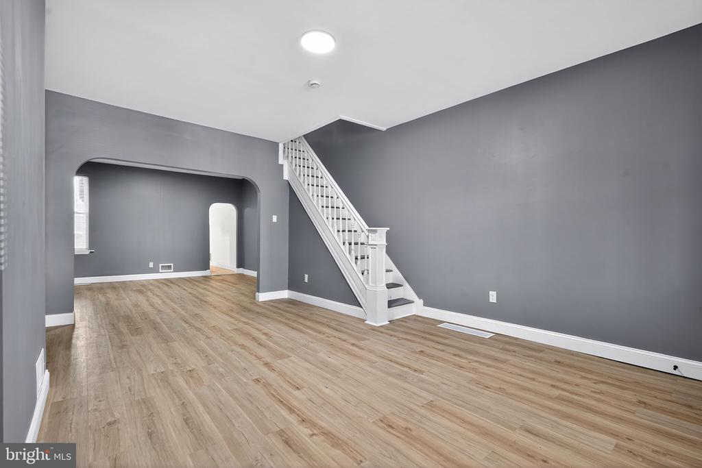 906 N 4TH STREET