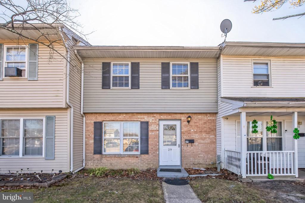 29 MAUREEN COURT