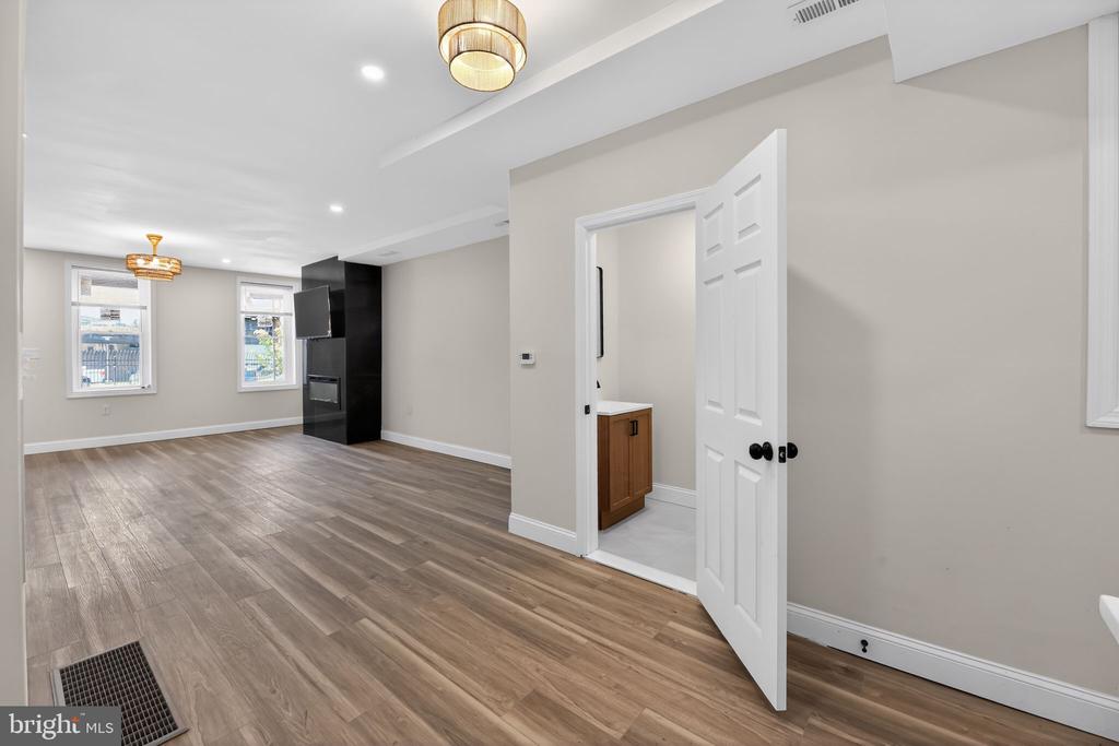 413 ELM STREET