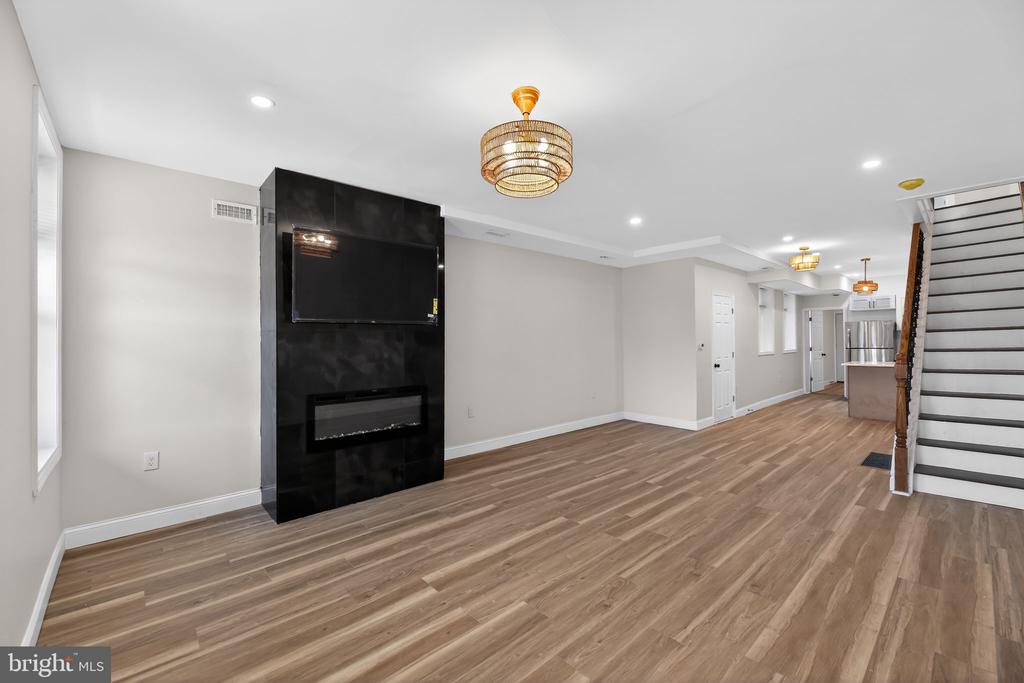 413 ELM STREET