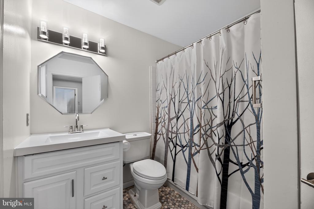 1802 WINDING WAY