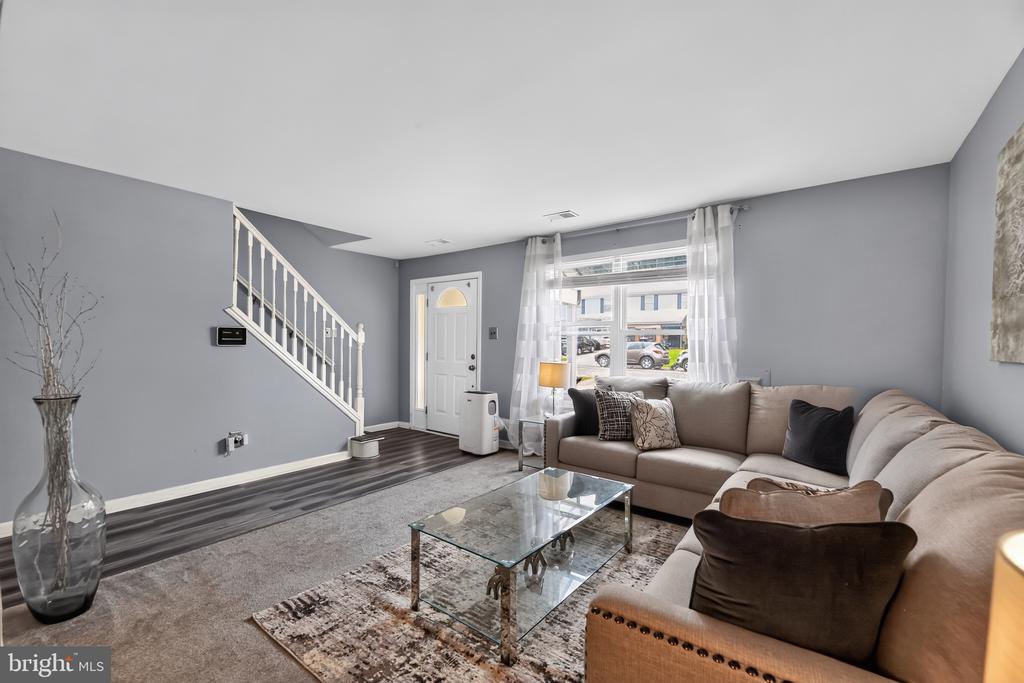 1802 WINDING WAY
