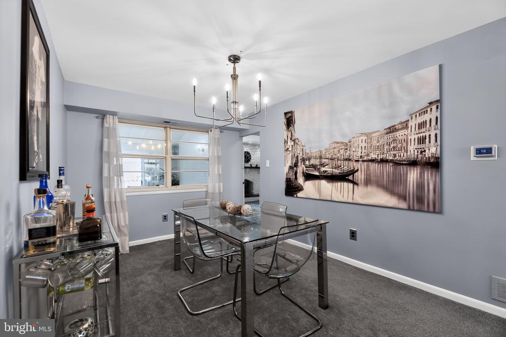 1802 WINDING WAY