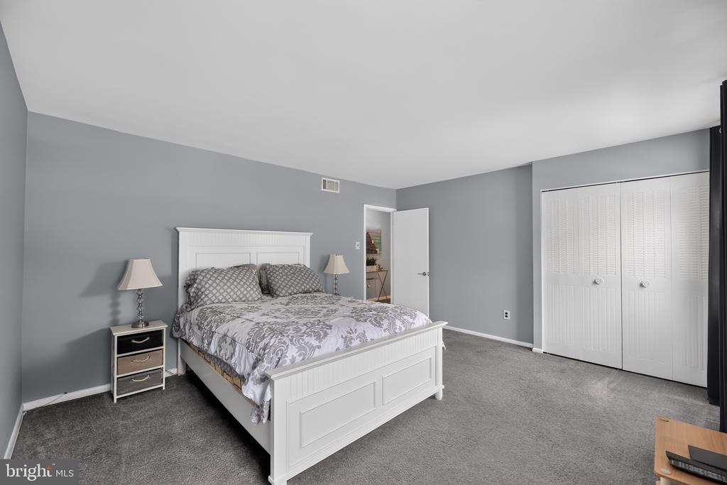 1802 WINDING WAY