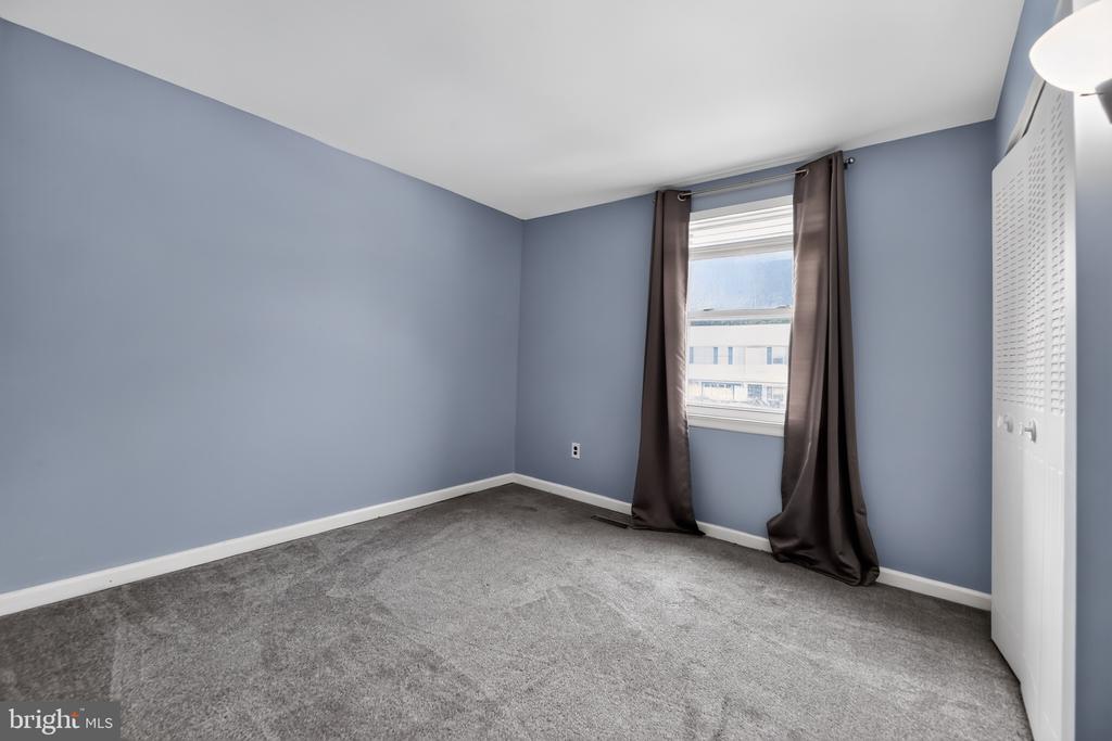 1802 WINDING WAY
