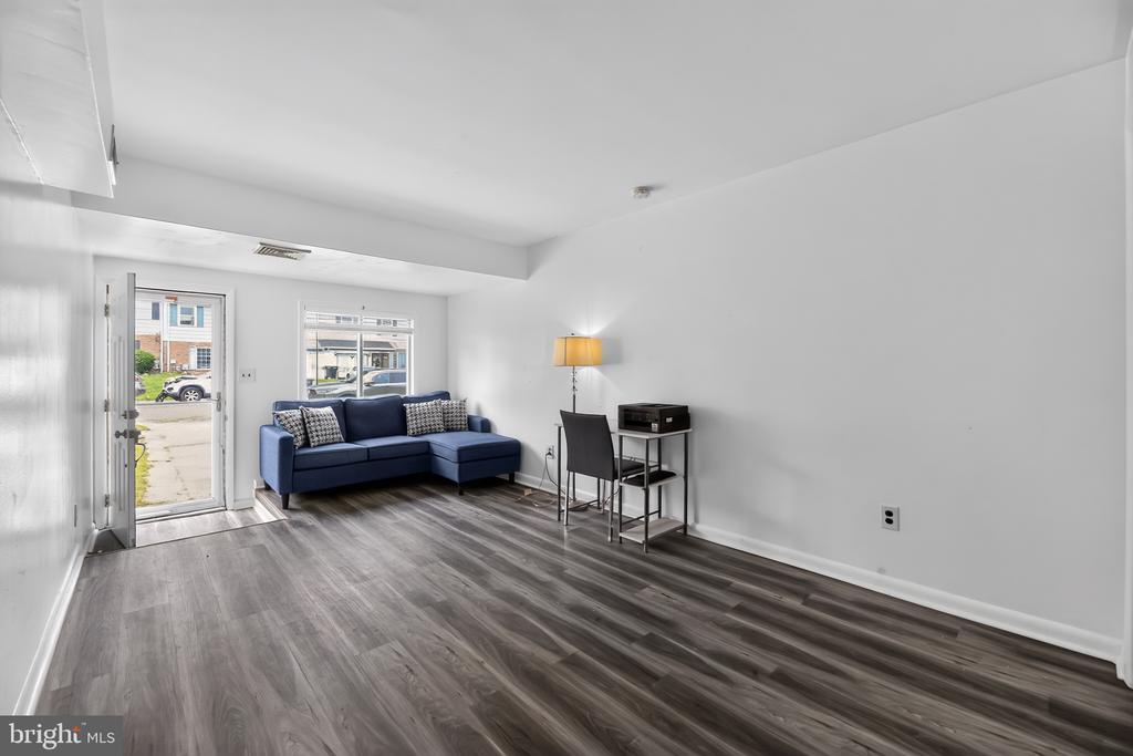1802 WINDING WAY
