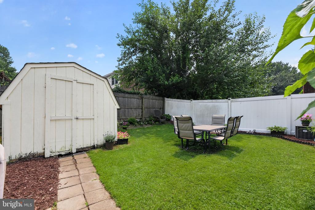1802 WINDING WAY