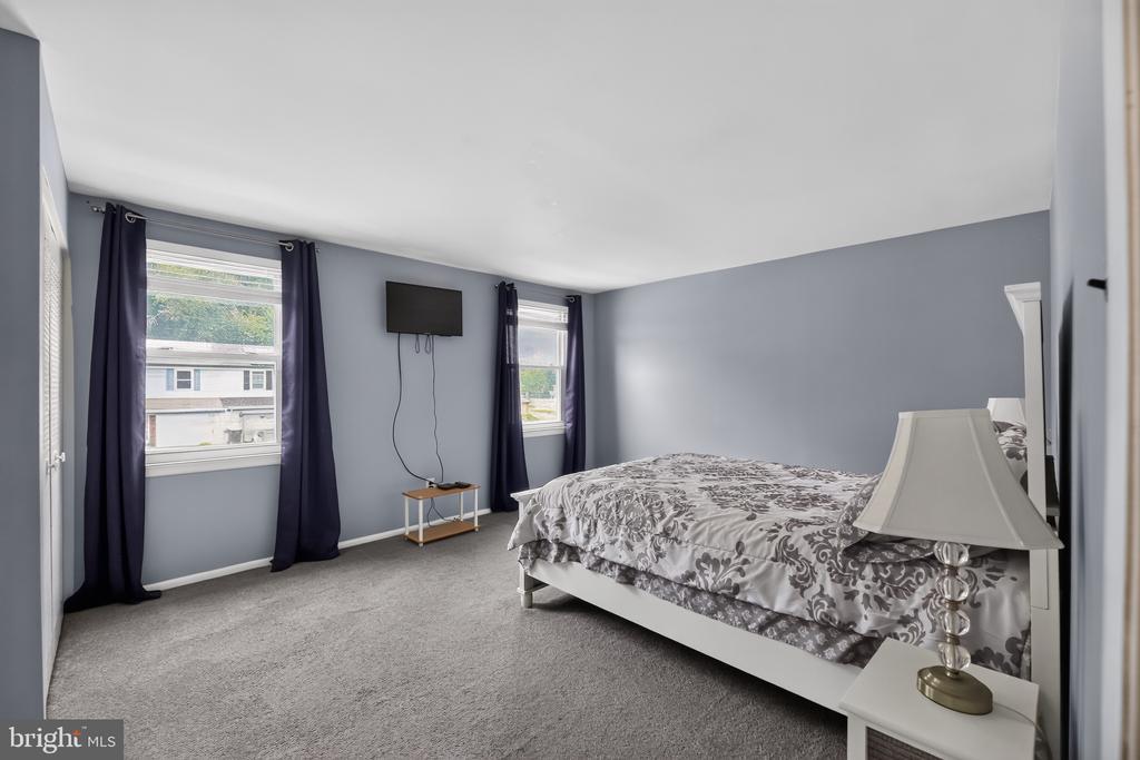 1802 WINDING WAY