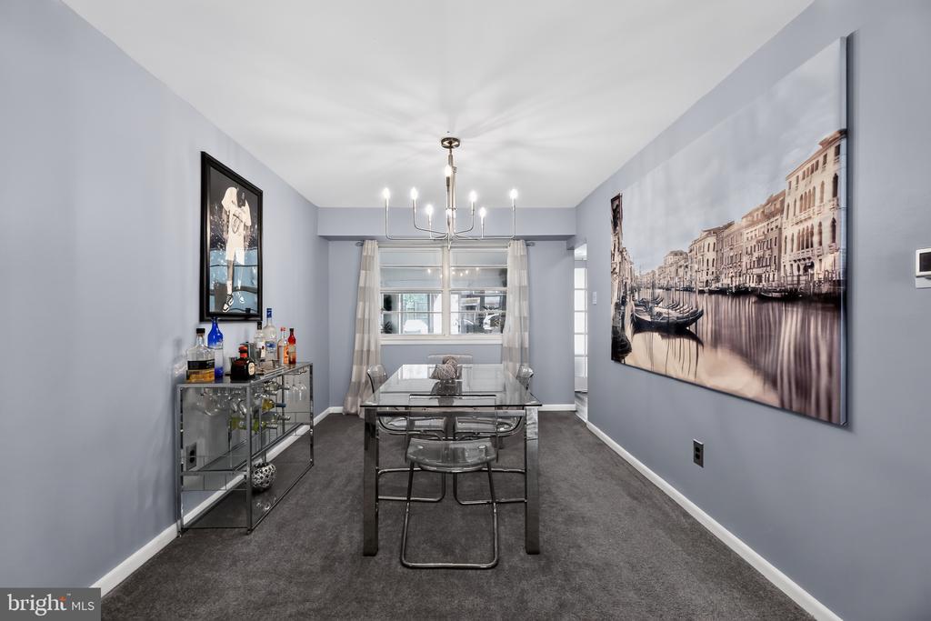 1802 WINDING WAY