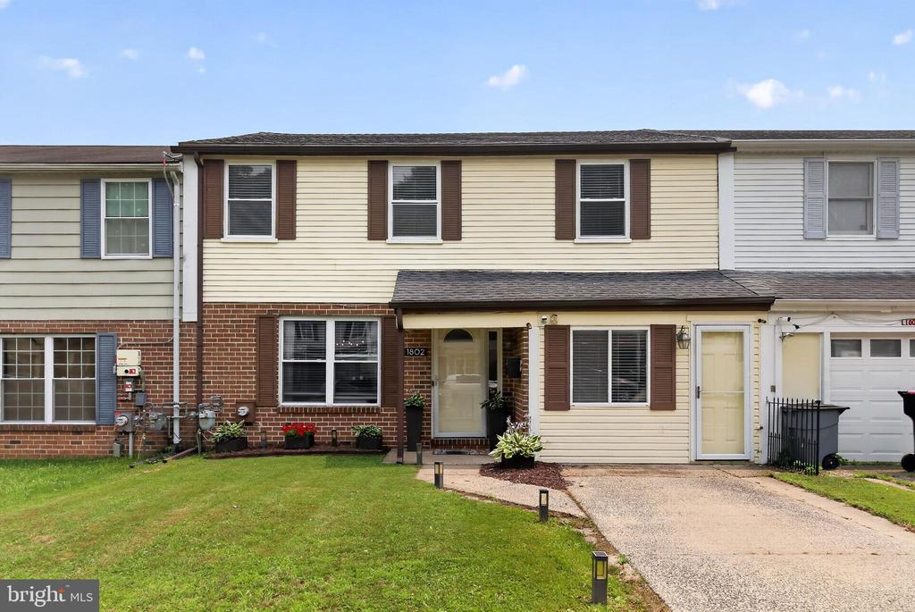1802 WINDING WAY