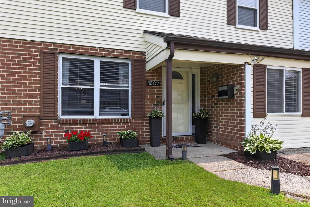 1802 WINDING WAY